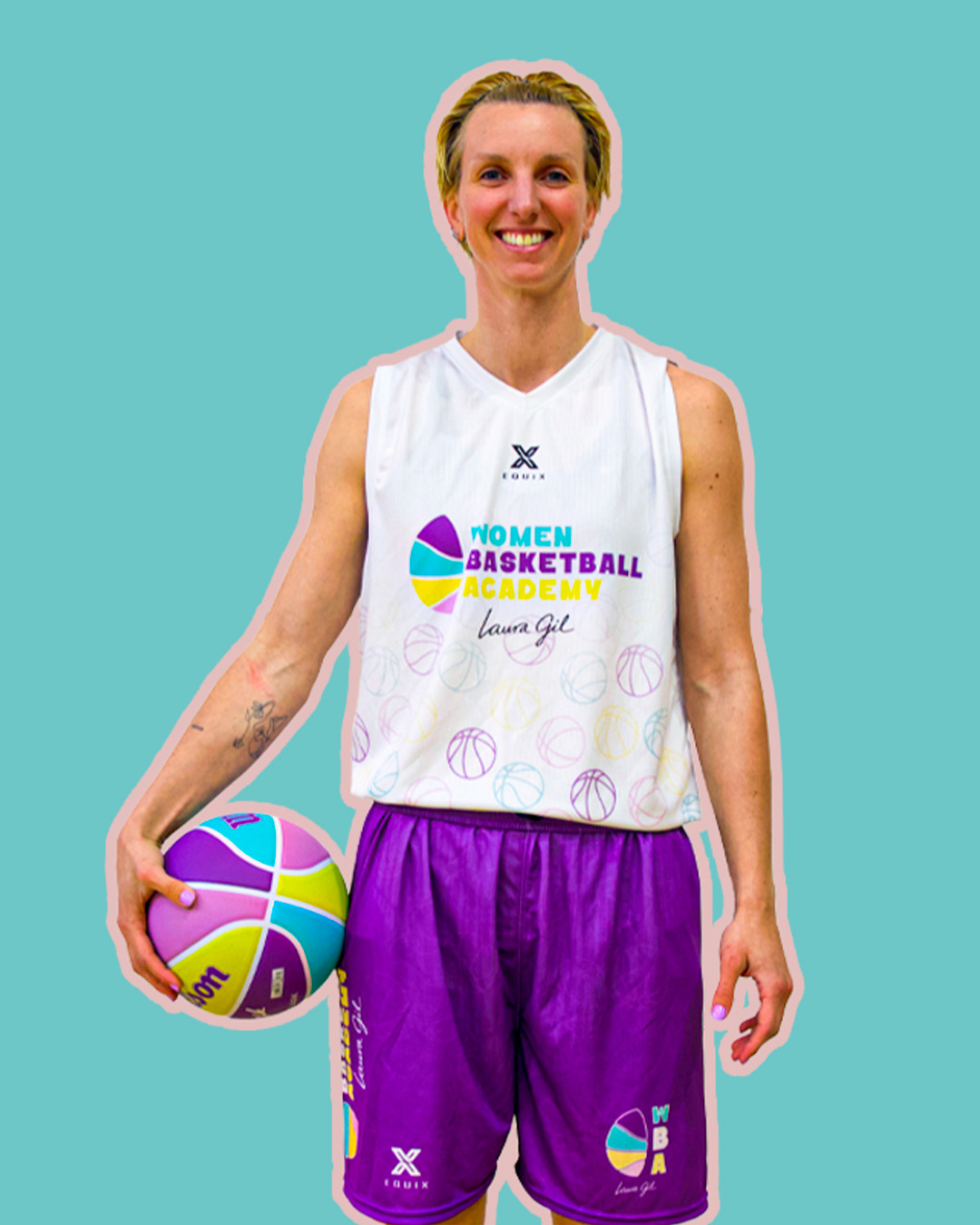 Foto de Laura con la equipación puesta